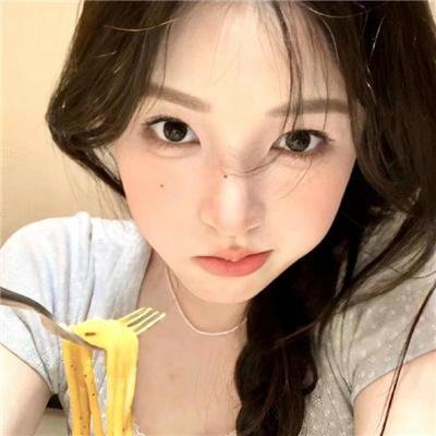 隔壁的吸血鬼美眉